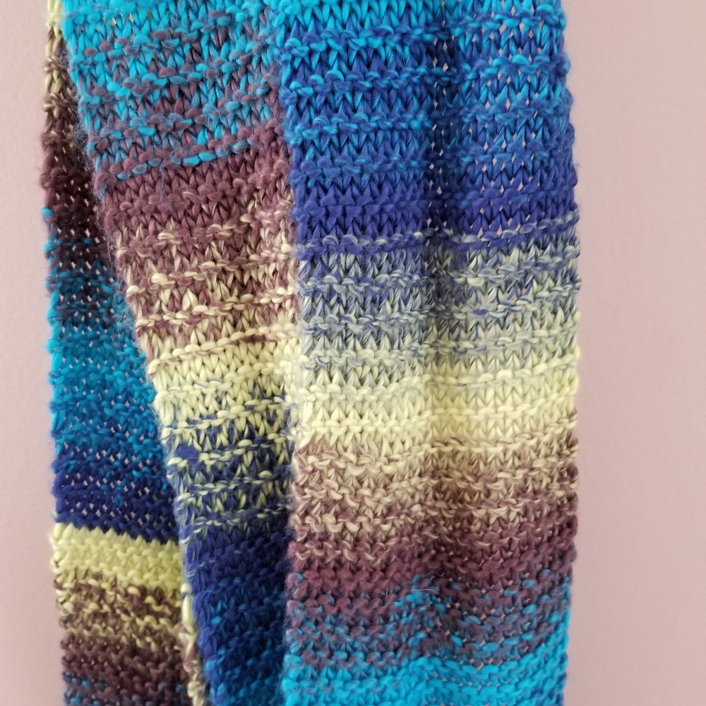 Urbanology Matching Scarf & Mittens - Picture 5 of 6